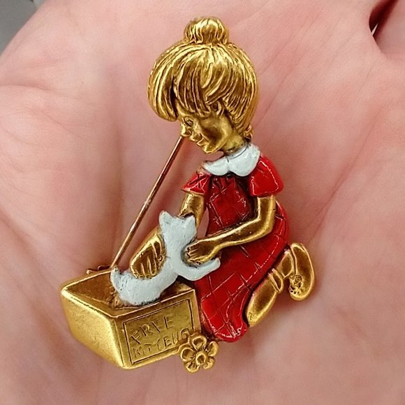 Little Girl with Kitten Brooch/Pin Vintage Signed Danecraft - Picture 2 of 6